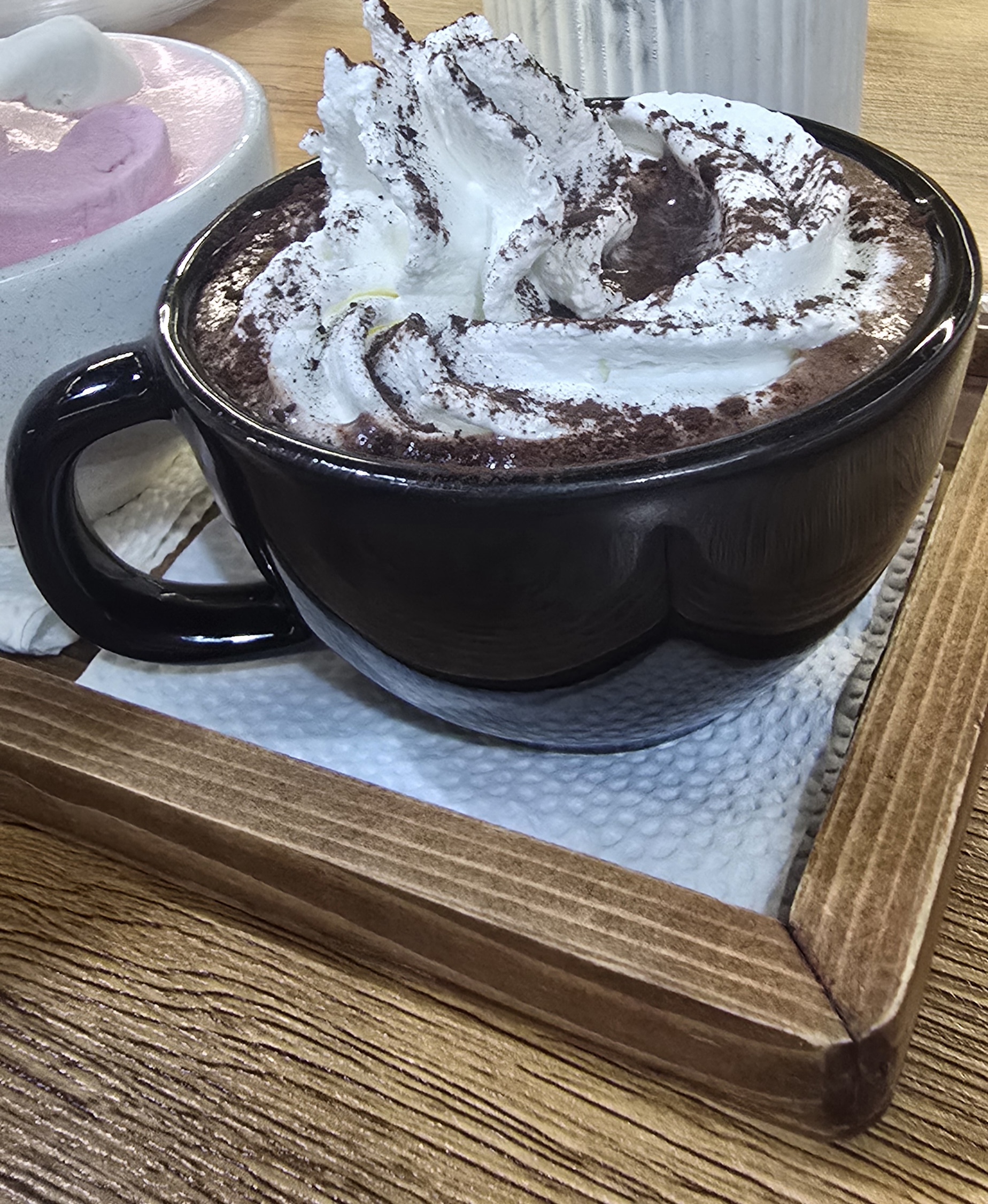 هات چاکلت خامه ای